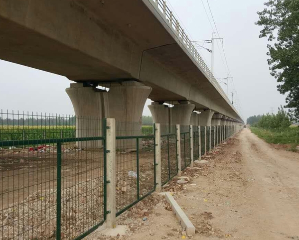 铁路防护栅